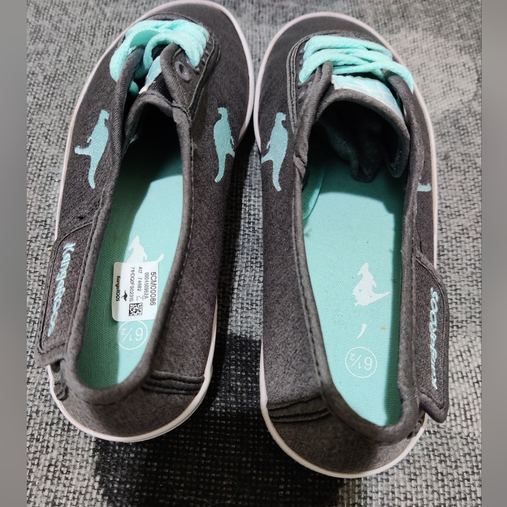 KangaROOS Canvas Sneakers Charcoal Grey Aqua Lace-Up Women’s 6.5 - Picture 7 of 8